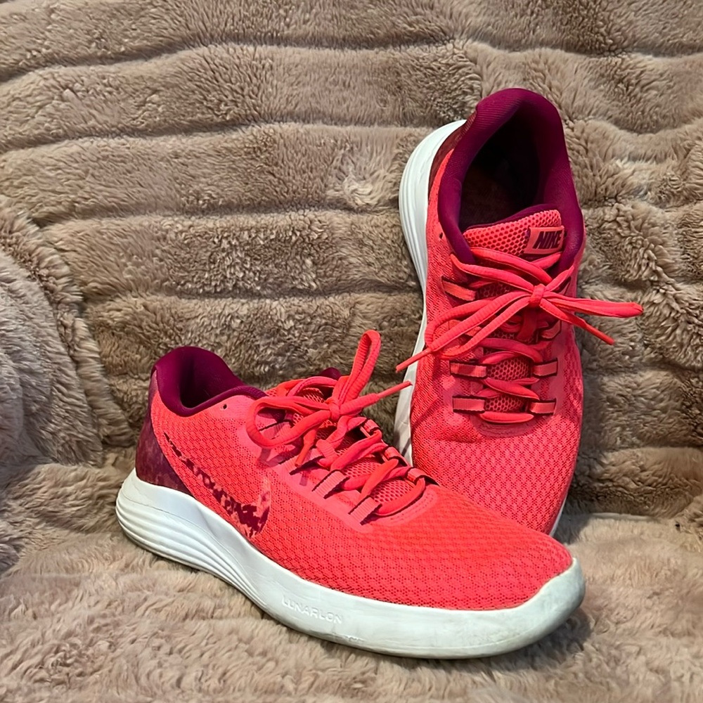 Nike LunarConverge Running Shoes